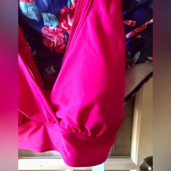 Womens two piece floral and mesh bottom with solid pink top in size 14w - Picture 6 of 8